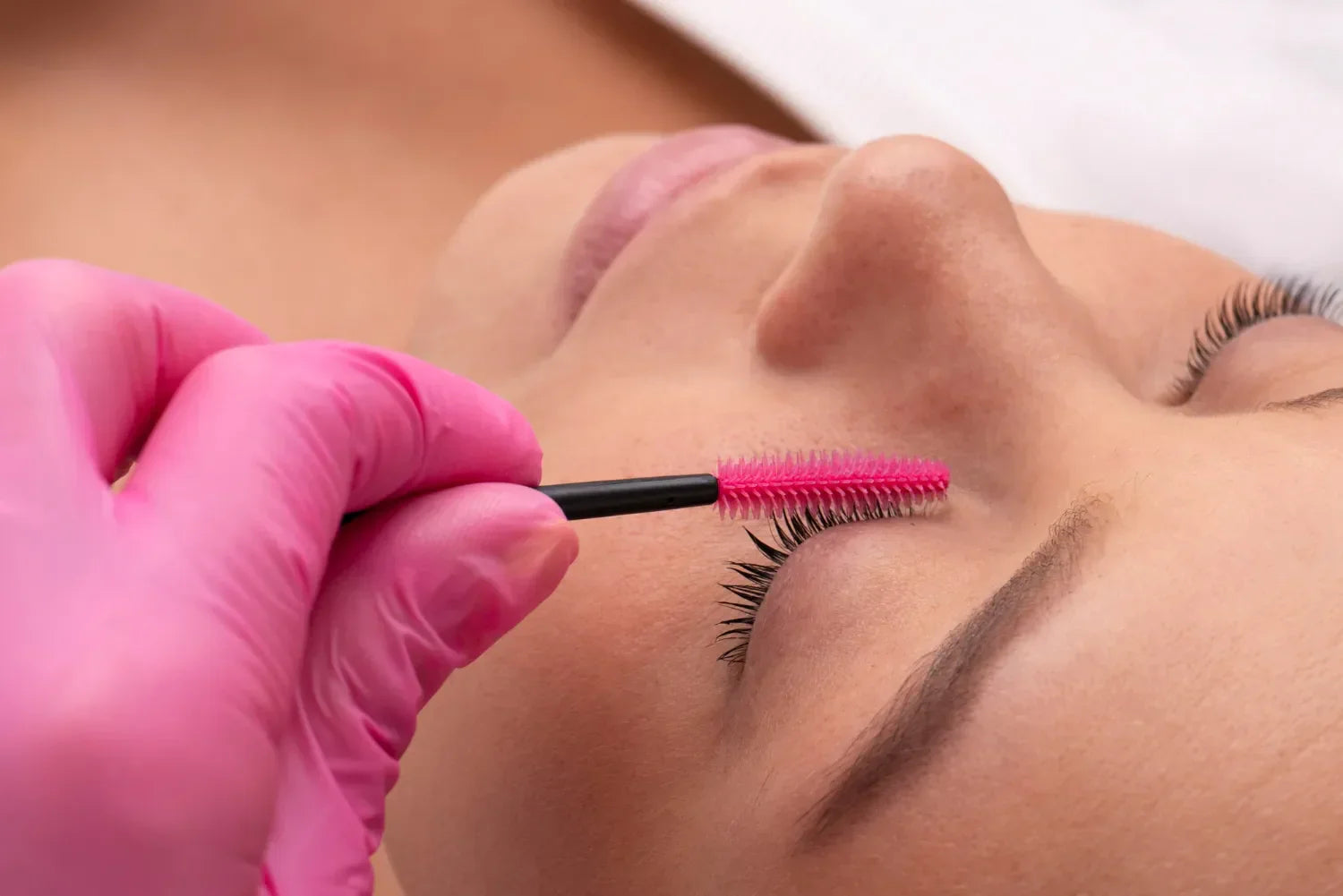 Eyelash care – how to take care of your lashes to keep them beautiful and healthy?